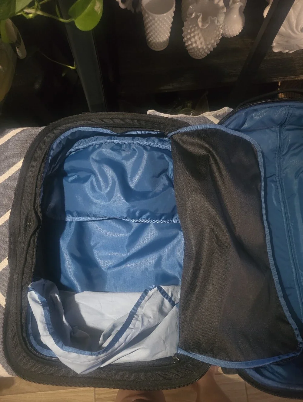 Thule Subterra wheeled duffel bag 55cm/22